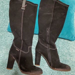 Women's size 8 boots, used in good condition